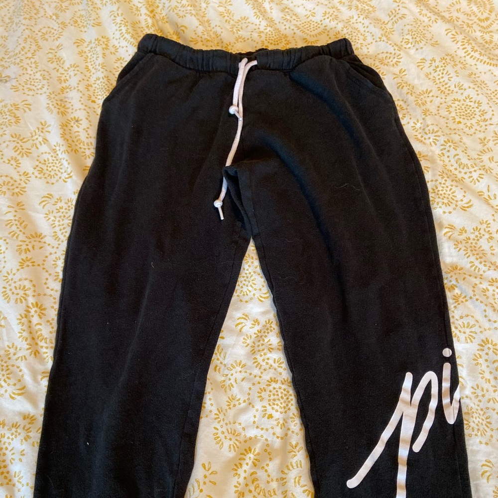 Victoria’s Secret Pink Black Capri Sweatpants